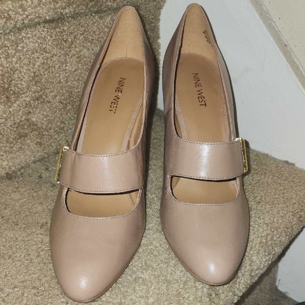 Nine West Beige Heels with Gold Accent